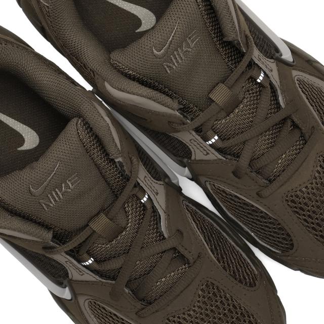 ナイキ NIKE スニーカー メンズ レディース V5 RNR ブラウン II6292-200