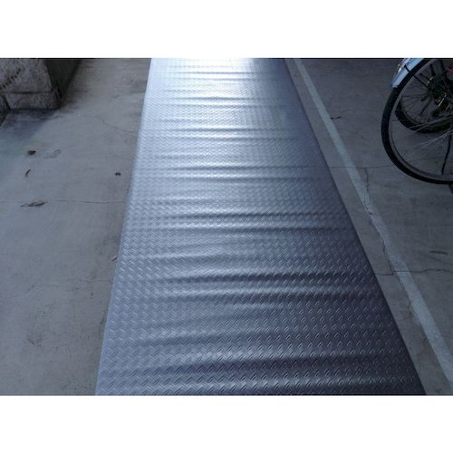 【個数：1個】 ワニ印  003026  塩ビ養生マット ヤバネ シルバー １．４ｍｍ厚×９２０ｍｍ×２０ｍ巻 003026_1