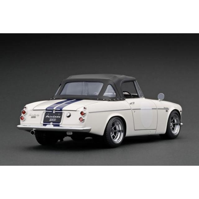 CAM DATSUN SR311 ‘67 白色 1/18 DATSUN Fairlady 2000 (SR311) White/Blue 日産 ダットサン
