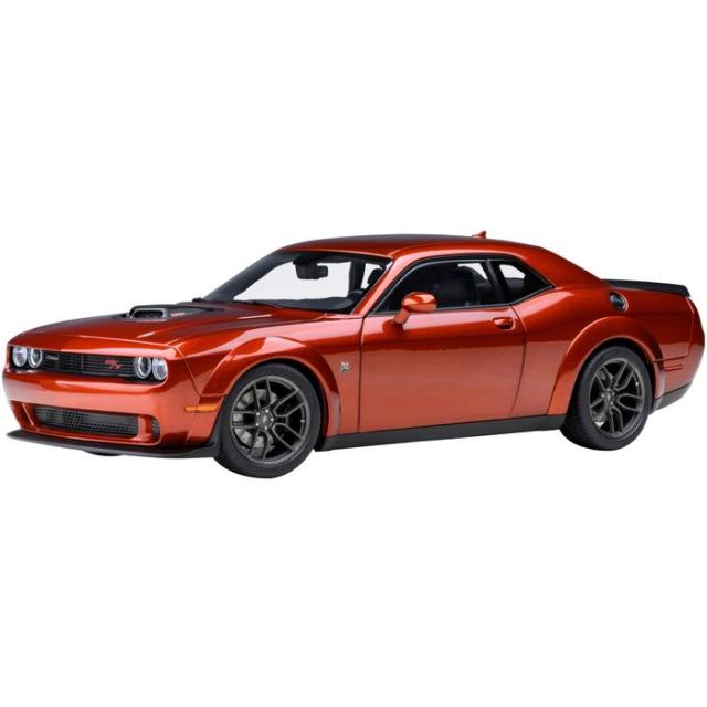 1/18 ダッジ チャレンジャー R/T スキャットパック ワイドボディ 2022 (SINAMON STICK / メタリック･オレンジ) オートアート 71773