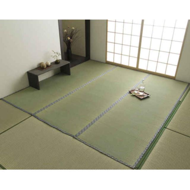 北海道・沖縄・離島配送不可 代引不可 い草 上敷きカーペット ござ 江戸間8畳 約352×352cm 上質な九州産い草使用 畳の日焼けや汚れ防止に 調湿 空気浄化 抗菌防臭 リバーシブル お手入れ簡単 双目織 白浜 純国産 日本製 IKEHIKO 1104038の通販は 14,755円