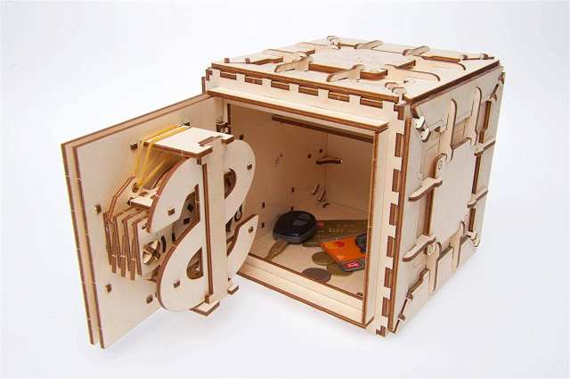 Amazon | Ugears ユーギアーズ 金庫 木のおもちゃ 自分で