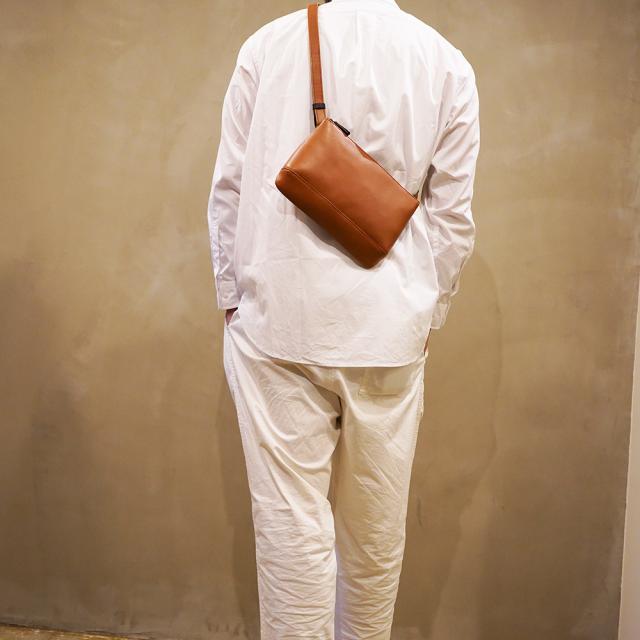 送料無料 【alto.】スマートショルダーバッグ／サコッシュ（Ｓ）AKEB-3102（ブラウン）【ひょうご・神戸オンライン物産展】 / レザー 本革 牛革 お取り寄せ 通販 お土産 お祝い プレゼント ギフト おすすめ