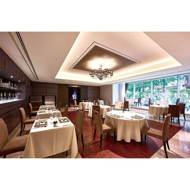 ラ・ロシェル坂井宏行監修 牧草牛のサーロインステーキ白トリュフソース 950485 4827-135 牛肉 送料無料 【二重包装不可】【お届け不可地域：北海道・沖縄・離島】 お取り寄せ 通販 お土産 お祝い プレゼント ギフト おすすめ