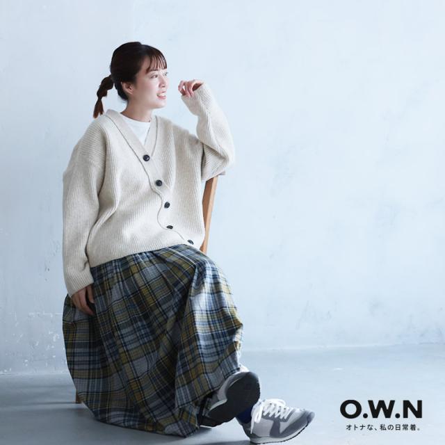 O.W.N 遊びゴコロなボタンのニット レディース プルオーバー Vネック