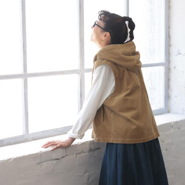 【ついに再入荷！】はちみつ堂 おおきな栗のモンブランのベスト レディース ノースリーブ フード付き パーカー風 トップス ついに再入荷！】はちみつ堂 おおきな栗のモンブランのベスト