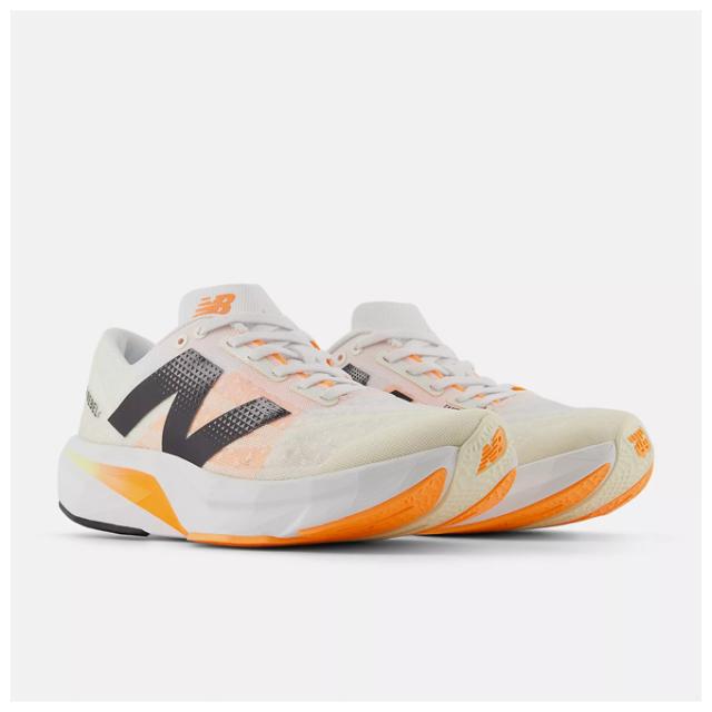 New Balance（ニューバランス）FuelCell Rebel v4（WFCXCN4B