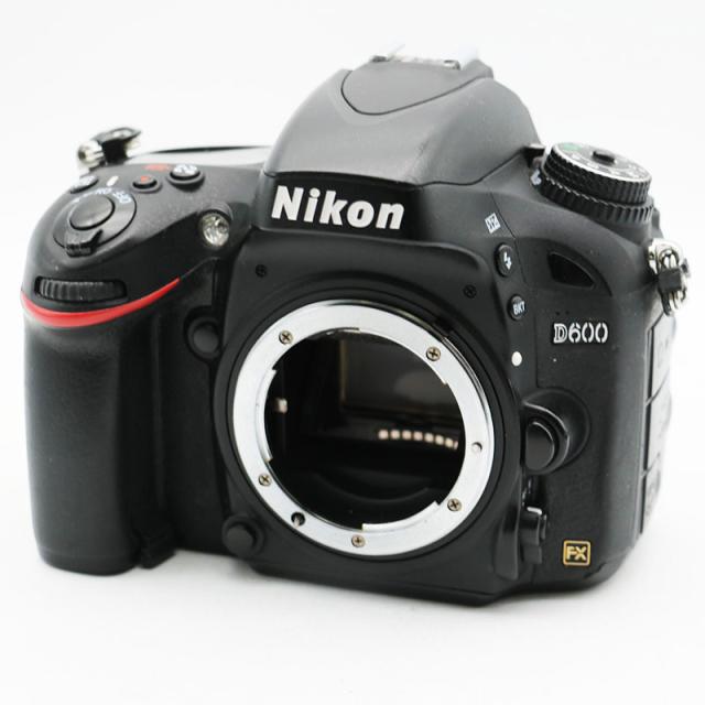 Nikon ニコン D600 ボディ ショット回数：105,696 枚 元箱あり 中古並品の通販は