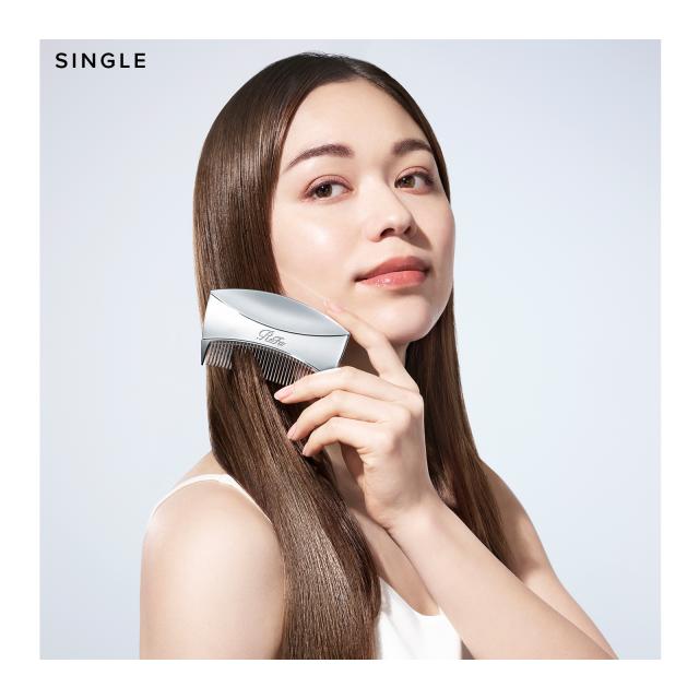 ○新発売！ReFaのヘアブラシ○大きめサイズでふんわり梳かせる リファ