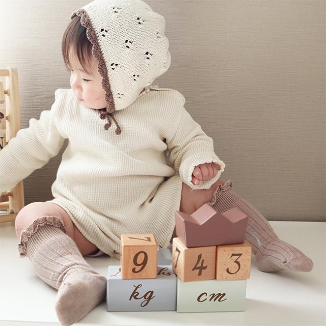 amanoppo あまのっぽ つみきと布おもちゃのセット(赤ちゃん 0歳 おもちゃ 出産祝い ハーフバースデー プレゼント 万年カレンダー 積み木 月齢フォト セット 音が鳴る 布 絵本 生後6ヶ月 女の子 男の子)【ギフト対応無料】 即納_4