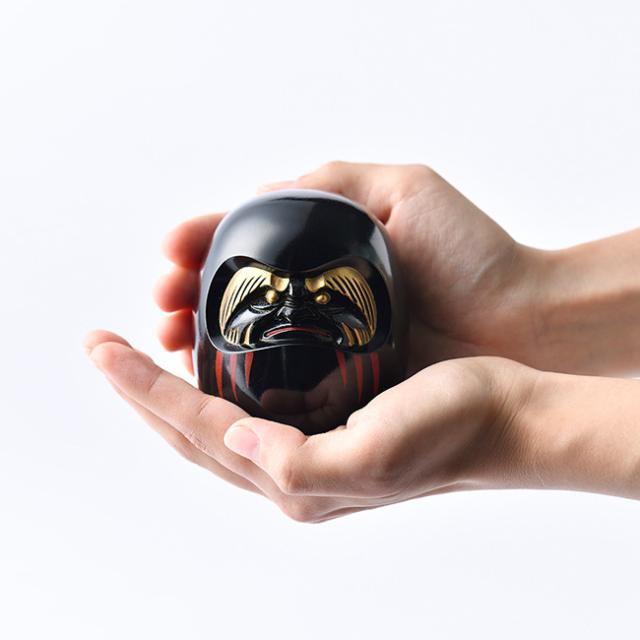 銀雅堂 開運厄除 黒達磨(だるま 黒 ブラック 開運 厄除け 魔除け 商売 置物 黒だるま 自宅 和室 リビング 店 飲食店 オフィス 願い 縁起物 商売繁盛 ご利益 御利益 日本製 日本 置き物 漆 蒔絵 伝統工芸)_1