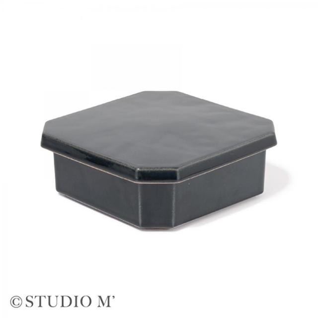 studio m’ スタジオエム 隅切二段重(お正月 おせち お節 おもてなし 陶器 磁器 重箱 お重 2段 保存容器 副菜 常備菜 作り置き 保存 容器 食器 深皿 食卓 和モダン おしゃれ 和食 おせち料理 お祝い 正月)【F】 1-2W_4
