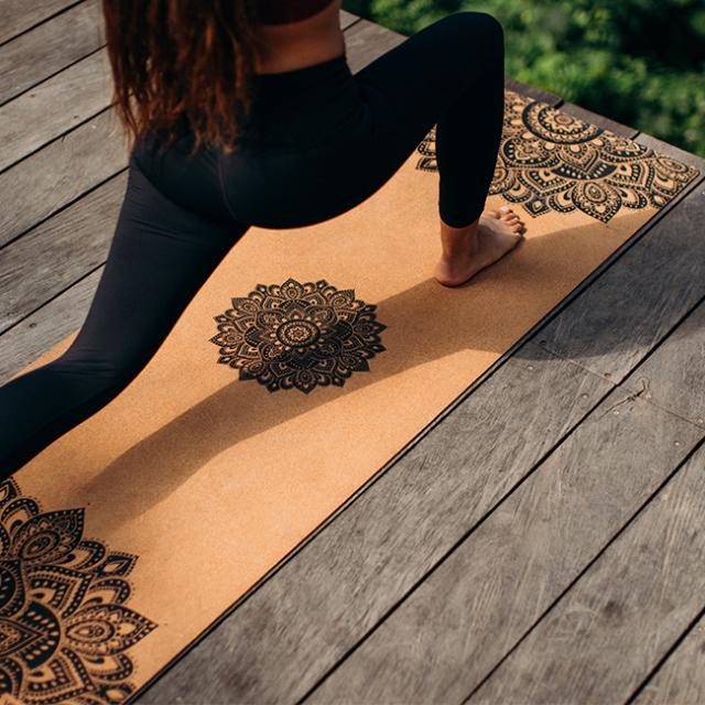 YogaDesignLab ヨガデザインラボ コルクマット 3.5mm(薄い ヨガマット おしゃれ インテリア かわいい 持ち運び ピラティス マット ピラティスマット ホットヨガ ホットヨガマット コルク ストラップ付き 高級 プレゼント ギフト 贈り物)