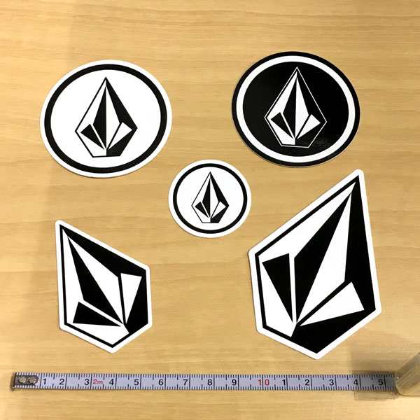 お見舞い 縦6.3cm横4.4cm VOLCOM ボルコム ステッカー agapeeurope.org