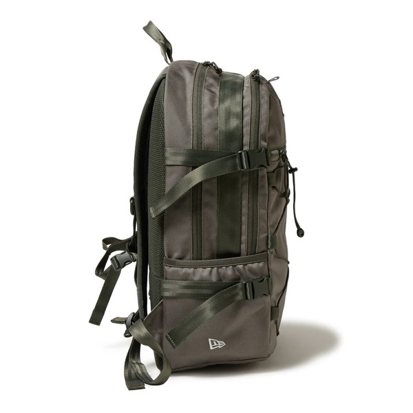 ニューエラジャパン タックルバッグ コードパック 28L オリーブの通販