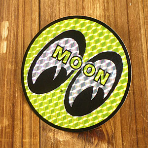 ムーンアイズ ステッカー 車 アメリカン バイク ヘルメット アメ車 ホットロッド Mooneyes プリズムーン 直径10cm Sc Dm054 Monの通販はau Pay マーケット アメリカン雑貨ジャンクヤード