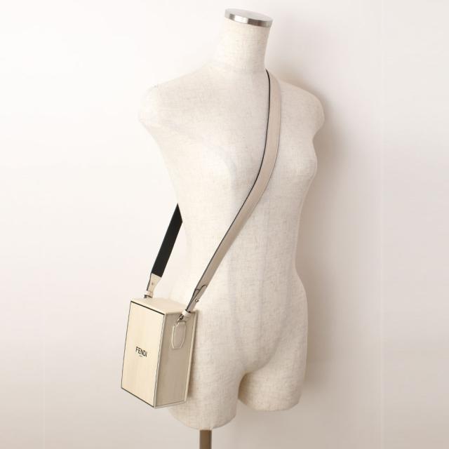フェンディ ショルダーバッグ・ポシェット FENDI 7VA519 ADP6 F1F0X 