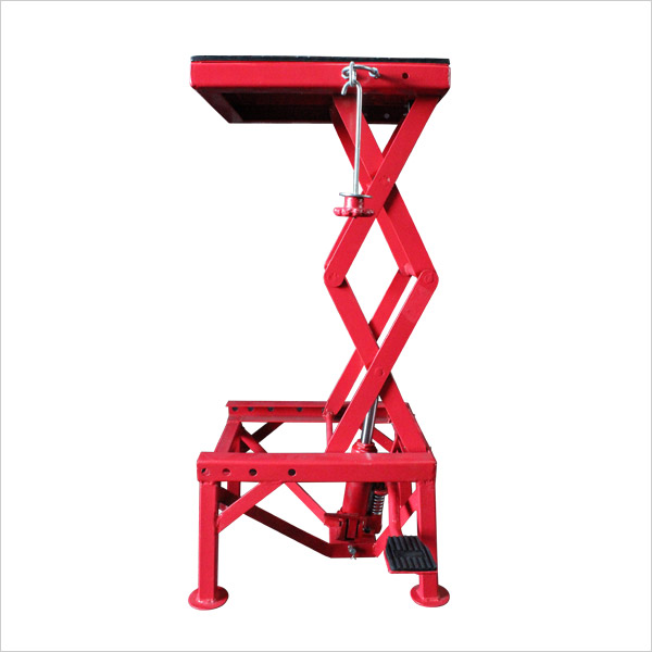 【12日終了】油圧 バイクジャッキ バイクスタンド バイクリフト モーターサイクルジャッキ バイク ジャッキ 足踏みペダル式 バイク固定工具 [お買い物マラソンP2倍]650kg 油圧モーターサイクルジャッキ