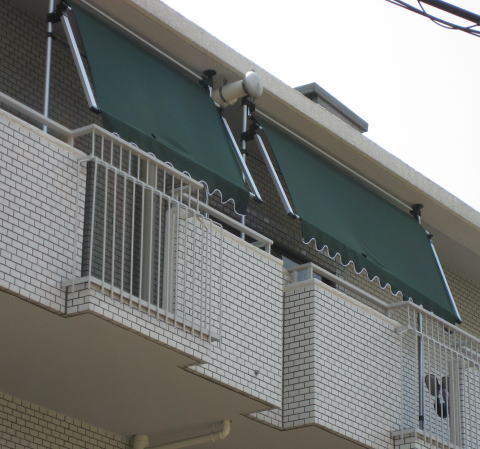 日よけ つっぱり シェード オーニング サンシェード オーニングひさし君 幅1800mm 最大出幅10mm ３wayタイプ 簡易突っ張り つっぱりの通販はau Pay マーケット エストアガーデン