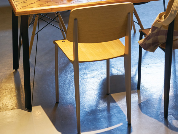 東谷 / チェア (ブラック) (W42×D56×H81×SH48) (送料無料[北海道・沖縄送料別]) 東谷 ⁄ チェア (ブラック) (W42×D56×H81×SH48) (送料無料[北海道・沖縄