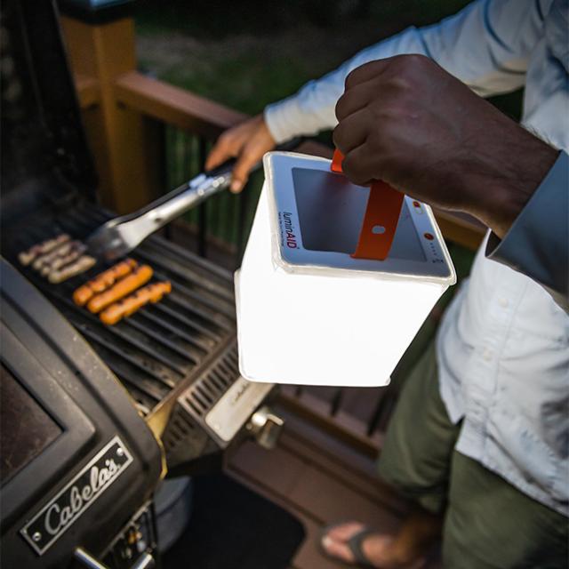 ルミンエイド ソーラーランタン LuminAID TITAN タイタン LUM-PLNTR ( 1個 ) ルミンエイド タイタン 14082 300lm 4000mAh ライト ランタン ソーラー