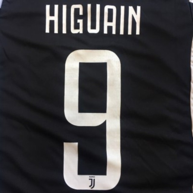 子供用 K007 ユベントス Higuain 9 イグアイン 白黒 ゲームシャツ パンツ付 サッカー キッズ ジュニア ユニフォーム 上下セットの通販はau Pay マーケット 激安サッカーロロショップ