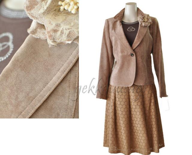 LL/4L/5L 大きいサイズ 着回し ベロアジャケット 3点セットスーツ・コサージュプレゼント 刺繍フレアスカート ベージュ 3505 LL/4L/5L 大きいサイズ 着回し ベロアジャケット 3点セットスーツ