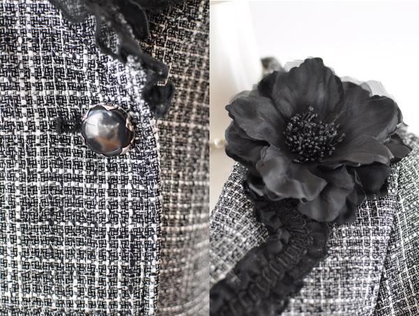 レディーススーツ セットアップ 9号 きれいめ おしゃれ かわいい 可愛い ママ 母 卒業式 卒園式 スーツ 30代 40代 50代 襟周り フリル ブレード ジャケット 揺れる プリーツスカートスーツ コサージュセット 黒 9377(b2f1y4) レディーススーツ セットアップ 9号 きれいめ おしゃれ かわいい