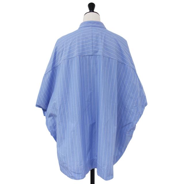 GALERIE VIE ギャルリー ヴィー シャツ ライトブルー サイズ:FREE 24秋冬 コットン ブロード ラグランスリーブ ワイドシャツ / 半袖 バンドカラー スリット ストライプ コットン トップス ブラウス【レディース】【中古】【K4254】の通販は