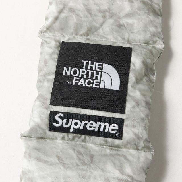【大人気】ノースフェイス✖️シュプリーム　ダウンマフラー　ペーパープリント THE NORTH FACE×Supreme 18AWPAPER DOWN SCARFダウンマフラーNN71805I