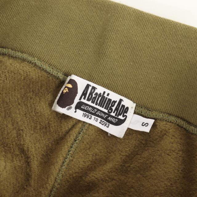 A BATHING APE ア ベイシング エイプ パンツ サイズ:S Keith Haring 1stカモ 猿迷彩 スウェットパンツ グリーンカモ ボトムス ズボン コラボ【メンズ】【中古】【美品】【K4253】 A BATHING APE ア ベイシング エイプ パンツ サイズ:S Keith Haring