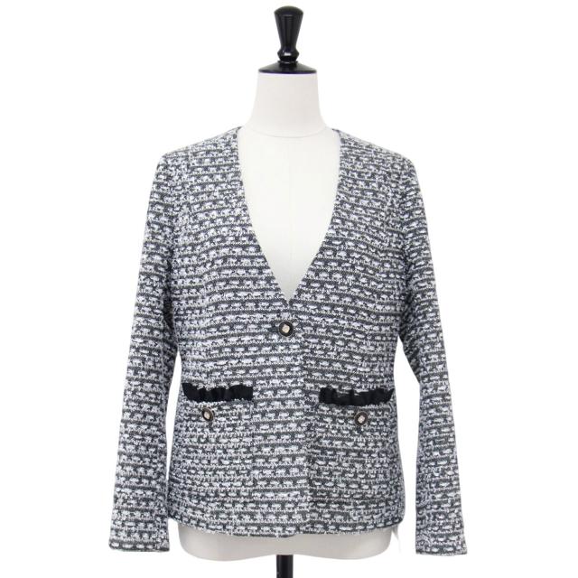 MW エムダブリュー ジャケット ブラック系 サイズ:38(M) ノーカラー ツイード ジャケット / Vネック フリル ビジューボタン ウール 日本製 アウター ブルゾン 上着【レディース】【K4305】の通販は 15,464円