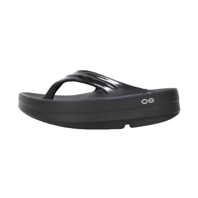 OOFOS ウーフォス サンダル ブラック 黒 サイズ:7(24.0cm) / ウーメガ 厚底 トング サンダル / OOmega ビーチサンダル ボリュームソール / シューズ 靴【レディース】【K4467】