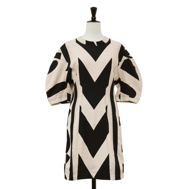 MARC JACOBS マークジェイコブス ワンピース ベージュ ブラック 黒 サイズ:XS / シームド モノグラム ドレス / SEAMED MONOGRAM DRESS ミニ丈 半袖 バルーンスリーブ コットン【レディース】【中古】【K4479】