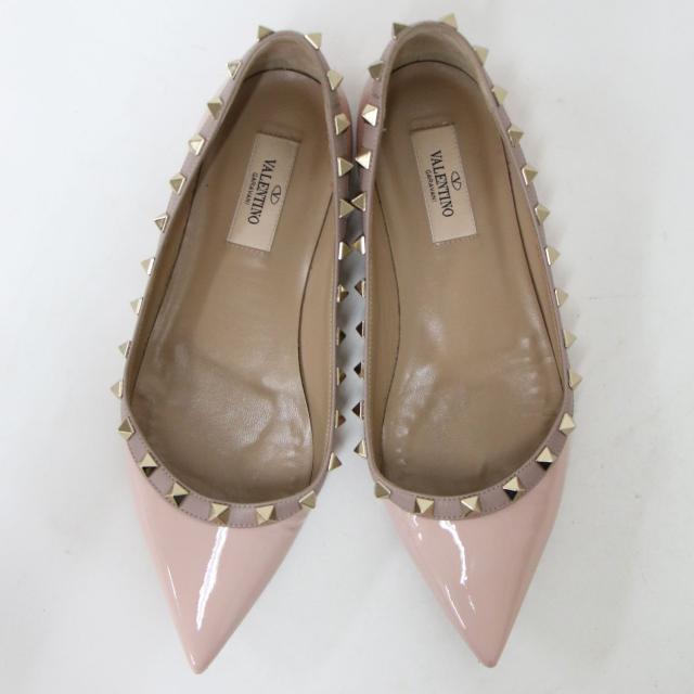 VALENTINO GARAVANI ヴァレンティノ ガラヴァーニ パンプス ピンク ゴールド サイズ:37(24.0cm) / ロックスタッズ フラット パンプス  /  ポインテッドトゥ エナメル レザー / イタリア製 / ブランド シューズ 靴【レディース】【中古】【K4492】