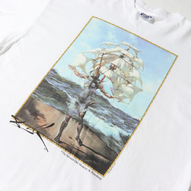 90s - 00s ヴィンテージ古着 / [船を持つ男] 90s Salvador Dali アートプリント ロングスリーブTシャツ / USA製 / サルバドール・ダリ / ホワイト 白 / サイズ:XL / トップス カットソー 長袖【メンズ】【中古】【K4476】 90s - 00s ヴィンテージ古着 / [船を持つ男] 90s Salvador Dali アート