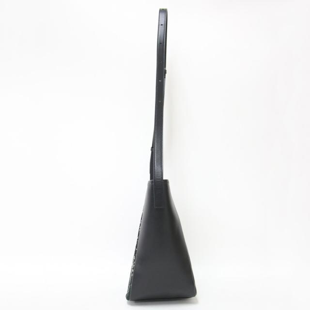 ear PAPILLONNER イア パピヨネ バッグ ブラック系 黒 | 24秋冬 カウファー ショルダーバッグ / ポシェット | 斜め掛け 肩掛け コンビ 本革 | ブランド カバン【レディース】【中古】 ear PAPILLONNER イア パピヨネ バッグ ブラック系 黒 | 24秋冬