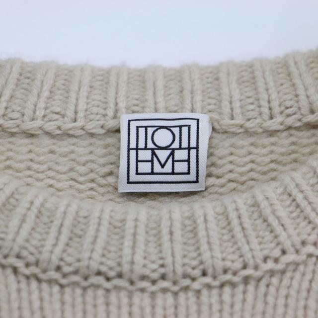 TOTEME トーテム ニット ベージュ サイズ:S | 25秋冬 ローゲージ 刺繍 プルオーバー / ニット | 長袖 クルーネック ワイド ウール | トップス セーター【レディース】【中古】【K4730】