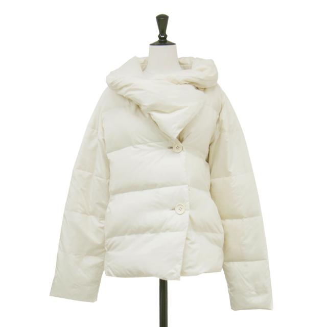 ISSEY MIYAKE イッセイミヤケ ジャケット オフホワイト 白 サイズ:3(L) | クロスカラーダウン | ミドル丈 ハイネック ボリュームシルエット | アウター ブルゾン 上着【レディース】【中古】【K4737】