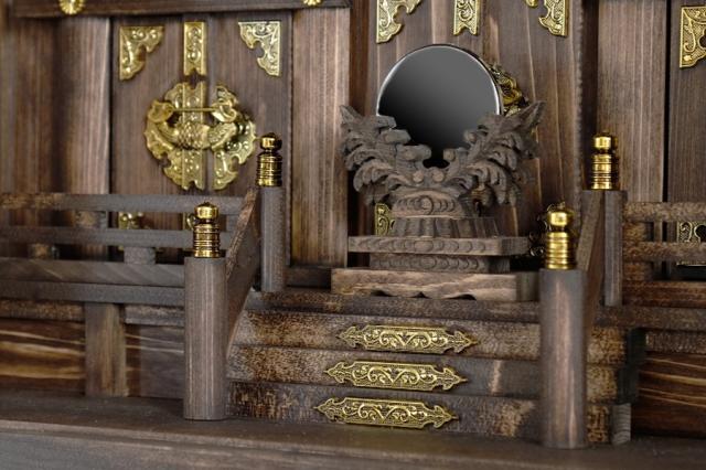 限定 手塗り 家具調 ■ 眠り龍の社 ■ 黒龍 モダン神棚 彫刻 箱宮 せともの 神具付き 三社 神棚セット 工房造り 国産 大型 20号 家具調モダン神棚_4