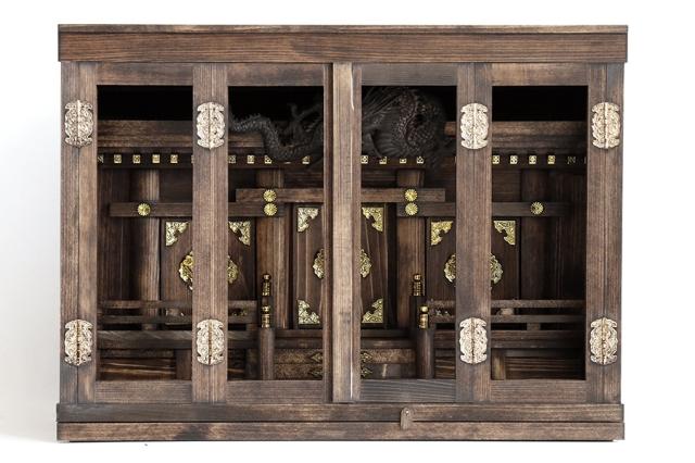 限定 手塗り 家具調 ■ 眠り龍の社 ■ 黒龍 モダン神棚 彫刻 箱宮 せともの 神具付き 三社 神棚セット 工房造り 国産 大型 20号 家具調モダン神棚_5