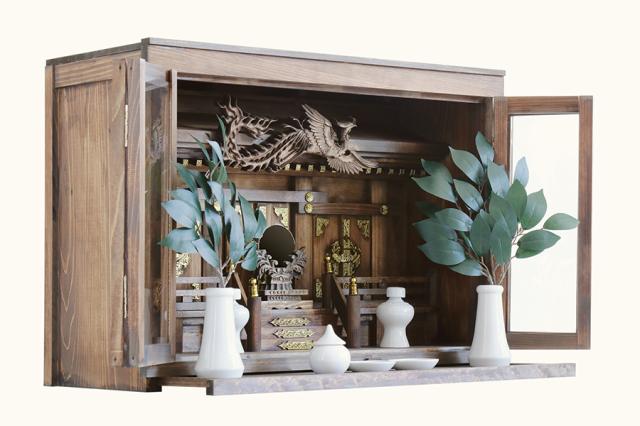 限定 手塗り 家具調 ■■ 鳳凰の聖域 ■■ 黒 ■ 岐阜 東濃桧 ■ モダン神棚 彫刻 箱宮 ■ せともの 神具付き 三社 神棚セット ■ 大型 家具調モダン神棚の通販は 52,755円