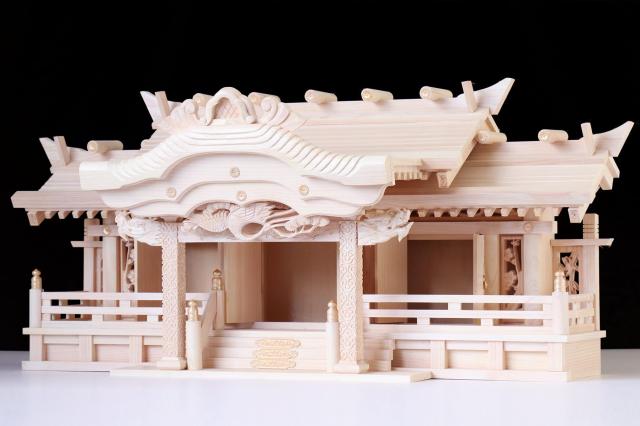 神棚 神棚セットモダン 三社 白龍 純白パール仕上げ 特大 84cm 美彫り・昇龍大社 入母屋 金ちりめん 神具 家具調モダン神棚の通販は 神棚 神棚セットモダン 三社 白龍 純白パール仕上げ 特大 84cm 美彫り・昇龍大社 入母屋 金ちりめん 神具 家具調モダン神棚の通販は