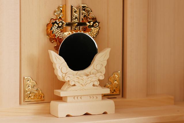 匠造り ■ 箱宮 ■ 木曽ひのき ■ 10号 ■ 三社 神棚 引出し付 ■ パールに輝く 神具セット付 神棚セット_6