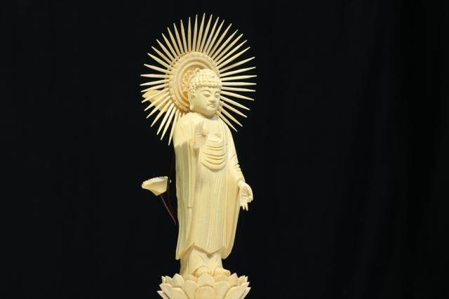 仏像 ■ 4寸 ■ 阿弥陀如来立像 蓮華座 丸台 白木 浄土真宗 大谷派 ご本尊 ■ 仏具 （高さ23.4cm×幅11.2cm×奥行き8.1cm）