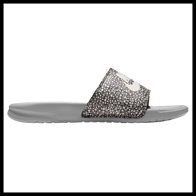 日本未入荷 Nike ナイキ Benassi Jdi Print ベナッシ プリント メンズ サンダル Wolf Grey White グレー ホワイト 008の通販はau Pay マーケット Endless Trip