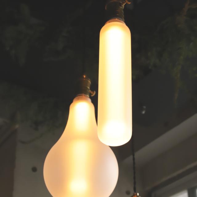 【5個セット】調光器対応 E26ノスタルジアBIGチューブフロスト エジソンバルブLED エジソン電球 フロストガラス 艶消し マット すりガラス 3.5W 大きい 長い 筒型電球 円筒型 眩しくない 電球色 レトロ 暗め ビッグ シリンダー電球 飲食店 寝室 LED電球 ランプ