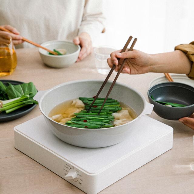KINTO キントー KAKOMI 琺瑯鍋 2L 3〜4人前 ホワイト ブラック IH 直火 寄せ鍋 鍋 琺瑯 スープ 煮込み 炊き込み 蒸し鍋 シンプル ホーロー ギフト カコミ_3