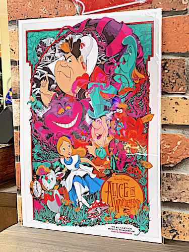 ディズニー グッズ アメリカン雑貨 台紙付きポスター Disney 不思議の国のアリス Alice In Wonderland 壁飾り 店舗 ガレージ ディスプレの通販はau Pay マーケット アメリカン雑貨 1985