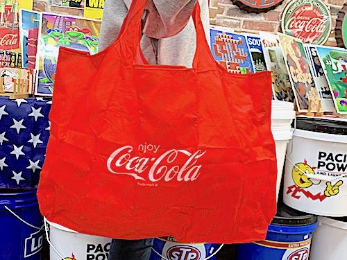 コカコーラ グッズ アメリカン雑貨 エコバッグ Coca Cola Coke Rpet Eco Bag Lサイズ Enjoy Red 折り畳み コンパクト 大きめ ショッピンの通販はau Pay マーケット アメリカン雑貨 1985
